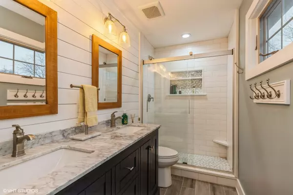 Vernon Hills, IL 60061,Address not disclosed