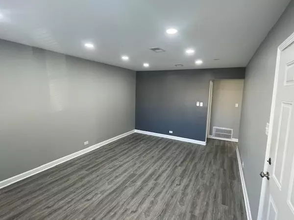 Chicago Heights, IL 60411,432 Hickory Street #1