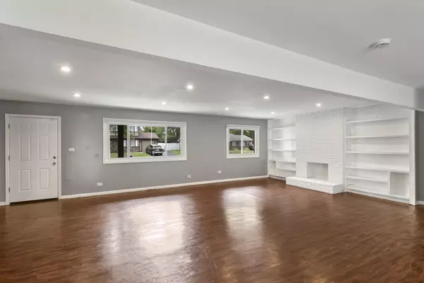 Matteson, IL 60443,5838 Woodgate Drive