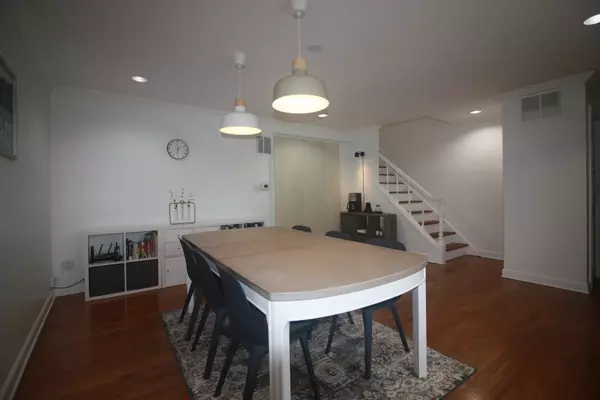 Glenview, IL 60026,1624 Greenwood Road