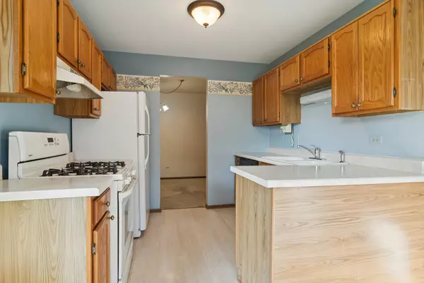 Arlington Heights, IL 60004,4121 N Mallard Drive #5