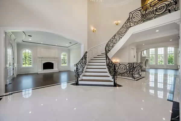 Burr Ridge, IL 60527,6413 S County Line Road