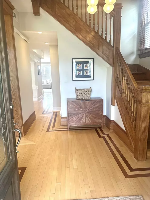 Wilmette, IL 60091,1241 Maple Avenue