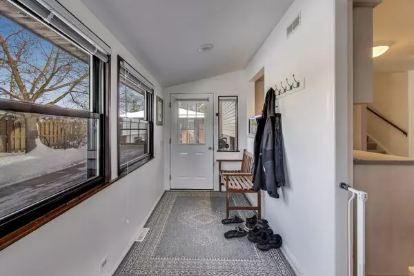 Glenview, IL 60025,51 James Court