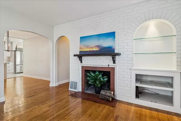 Palatine, IL 60067,118 N Cedar Street