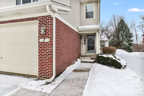 Algonquin, IL 60102,7 Shade Tree Court