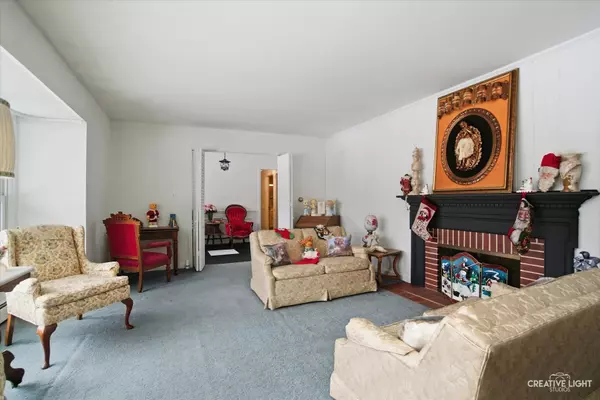 Elgin, IL 60123,1114 Century Oaks Drive