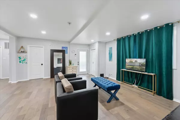 Calumet City, IL 60409,1313 Gordon Avenue