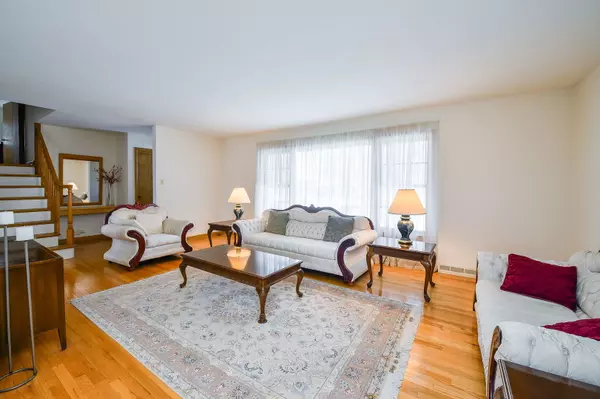 Glen Ellyn, IL 60137,22W417 Tamarack Drive