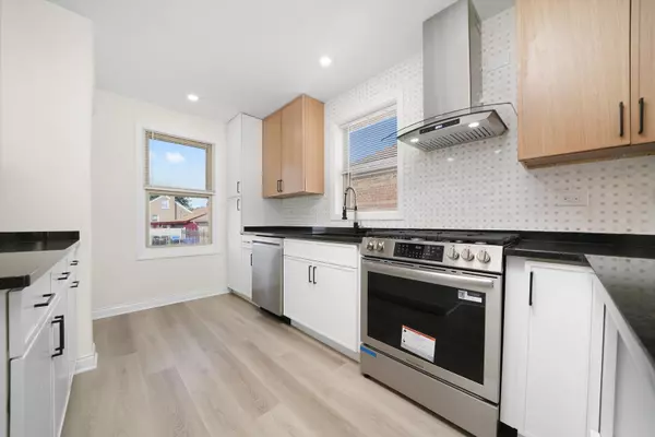 Chicago, IL 60652,8242 S Albany Avenue