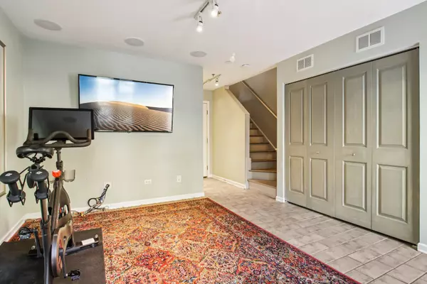 Chicago, IL 60607,18 S Aberdeen Street #3