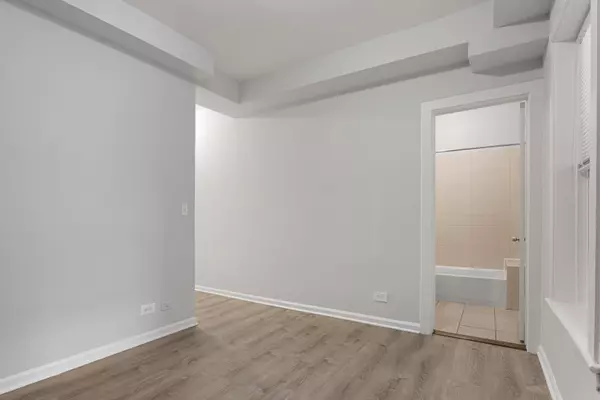 Chicago, IL 60626,7451 N GREENVIEW Avenue #213