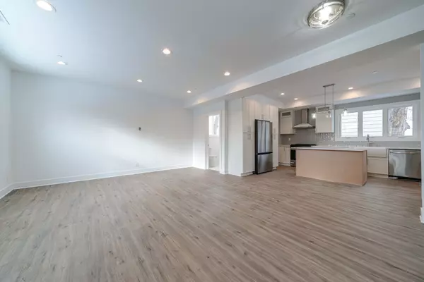 Lake Bluff, IL 60044,1061 Green Bay Road