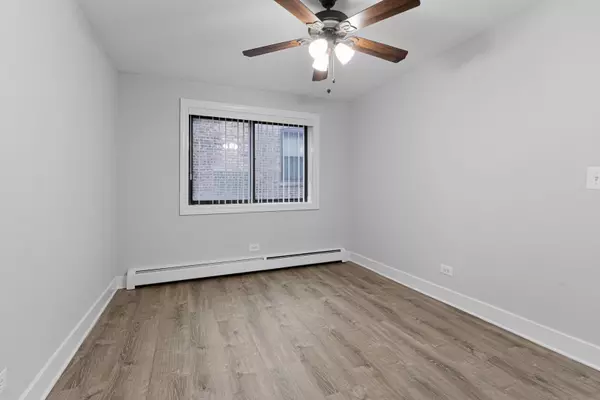 Chicago, IL 60660,6021 N Winthrop Avenue #402