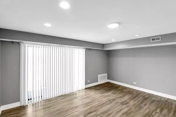 Tinley Park, IL 60477,16622 Theresa Lane #304