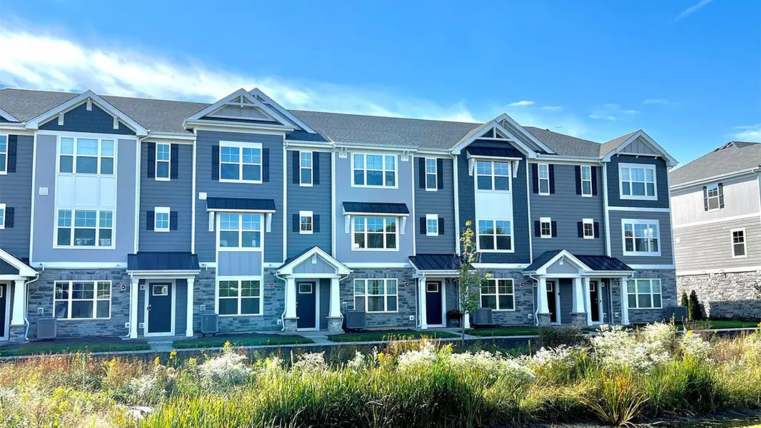 437 lakeshore Court, St. Charles, IL 60174