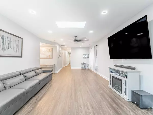 Chicago, IL 60639,5330 W Drummond Place