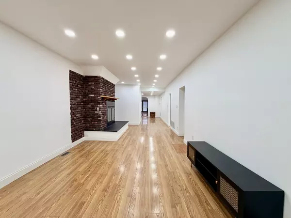 Chicago, IL 60616,3206 S Lowe Avenue