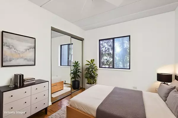 Gurnee, IL 60031,920 Vose Drive #106