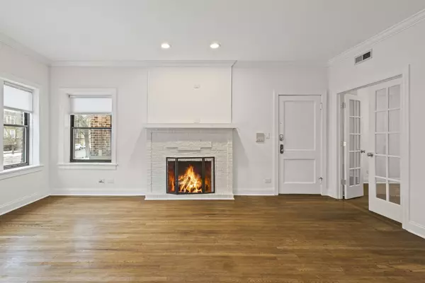 Chicago, IL 60613,4021 N Southport Avenue #1