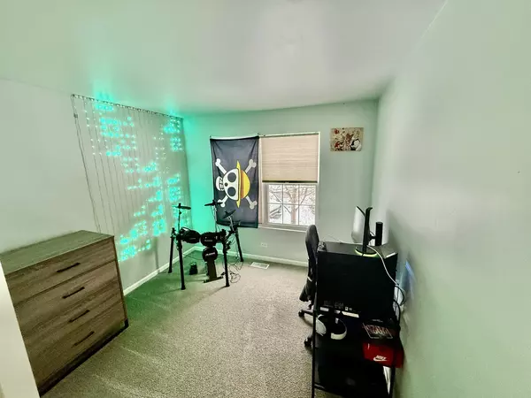 Oswego, IL 60543,303 Springbrook S Trail