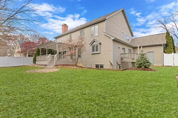 Gurnee, IL 60031,7437 Bittersweet Drive