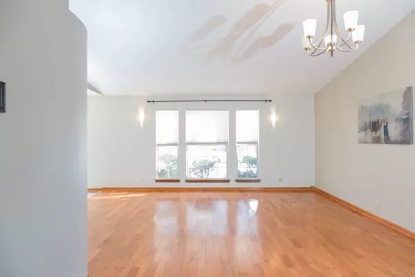 Elgin, IL 60120,170 Dickens Trail