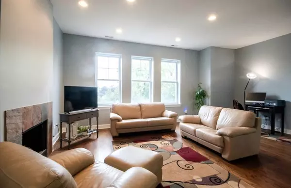 Chicago, IL 60707,2154 N Natchez Avenue #3N