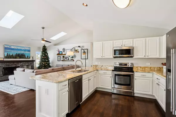 Lake In The Hills, IL 60156,11 Baldwin Court