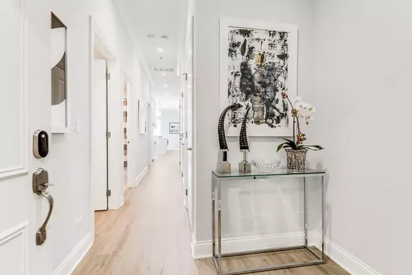 Forest Park, IL 60130,7652 Madison Street #201