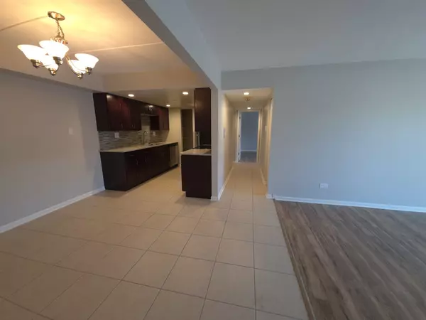 Naperville, IL 60565,Address not disclosed