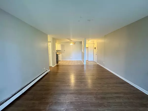 Hoffman Estates, IL 60169,1075 Higgins Quarters Drive #3-208