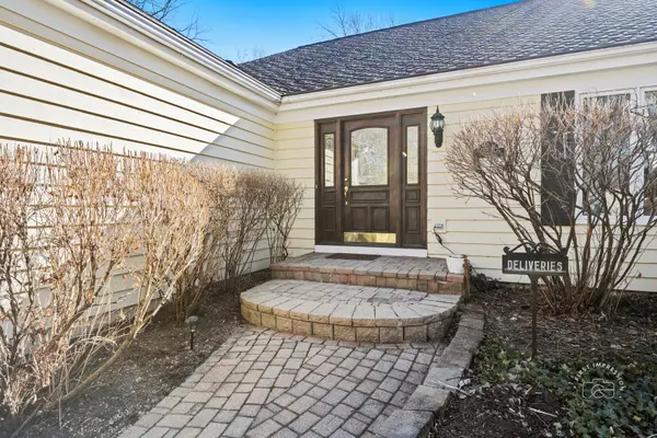 32W225 Pratt Road, Wayne, IL 60184