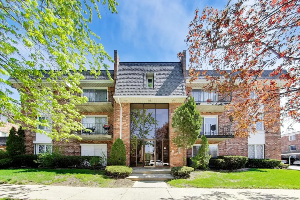 669 Chappel Avenue #2B, Calumet City, IL 60409