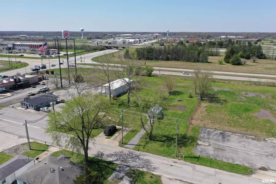 109 N MISSOURI Avenue, Salem, IL 62881