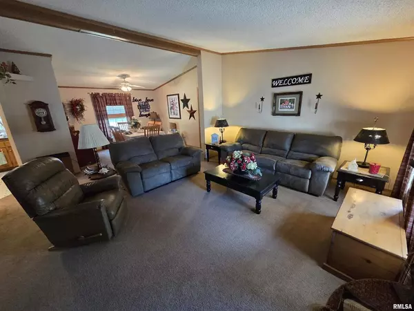 Odin, IL 62870,210 E Aird Street