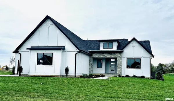 5127 OAK RIDGE Court, Bettendorf, IA 52722