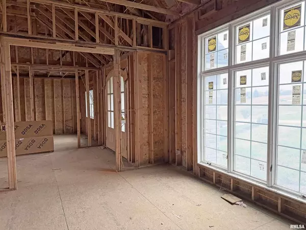 Bettendorf, IA 52722,19468 250TH Avenue