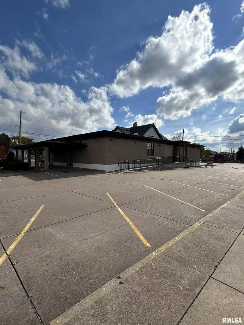 Moline, IL 61264,1611 7TH Street