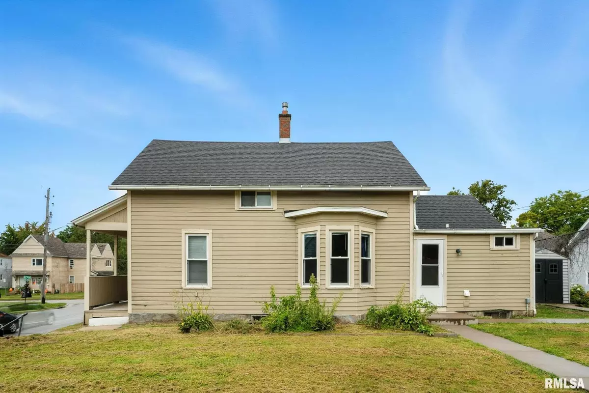 Moline, IL 61265,421 16TH Avenue