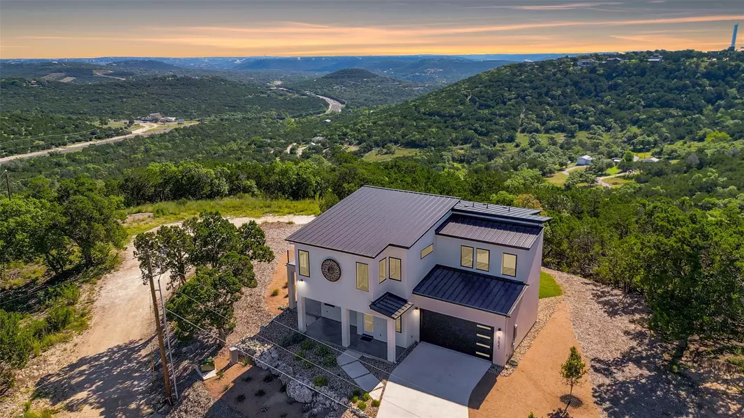 8621 Nina LN, Jonestown, TX 78645