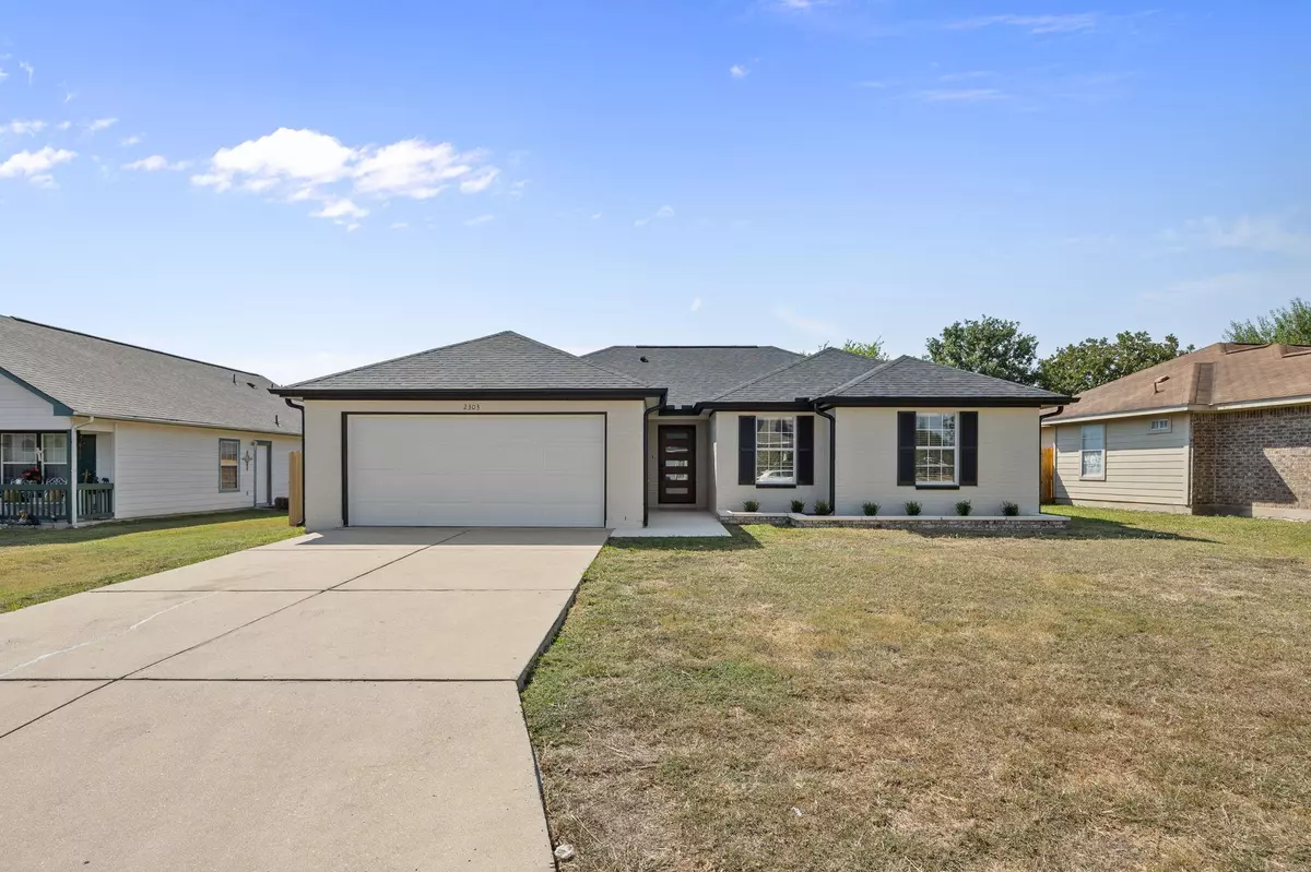 Taylor, TX 76574,2303 Thomas ST