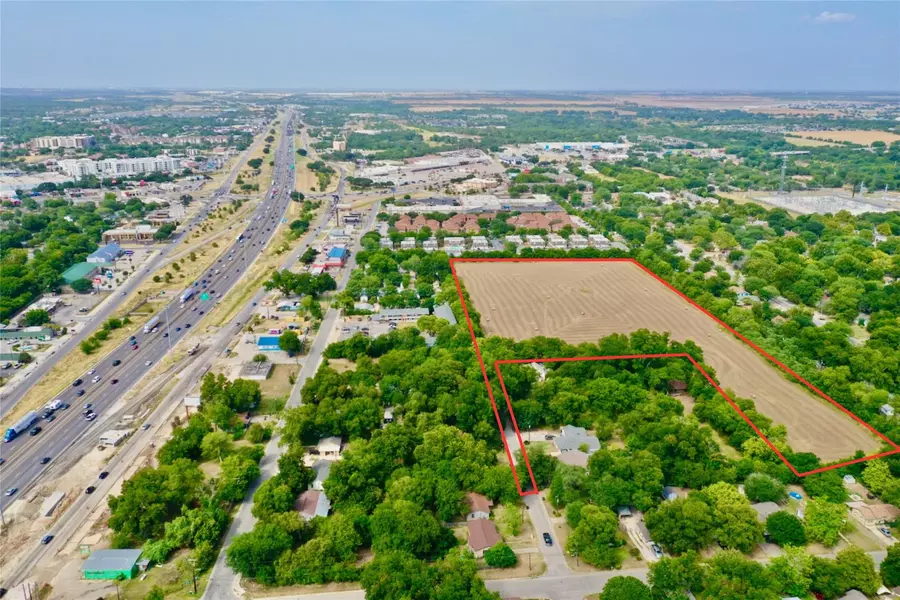 000 Smith LN, San Marcos, TX 78666