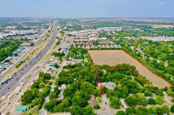 000 Smith LN, San Marcos, TX 78666