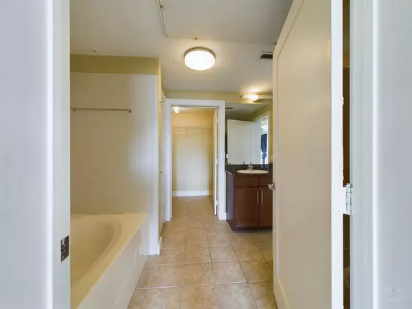 Austin, TX 78705,3016 Guadalupe ST #217