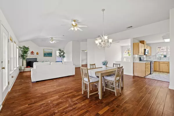 Lago Vista, TX 78645,21103 Bluebonnet CIR