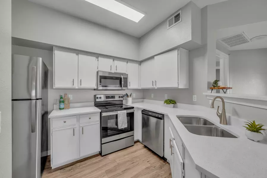 2320 Gracy Farms LN #823, Austin, TX 78758