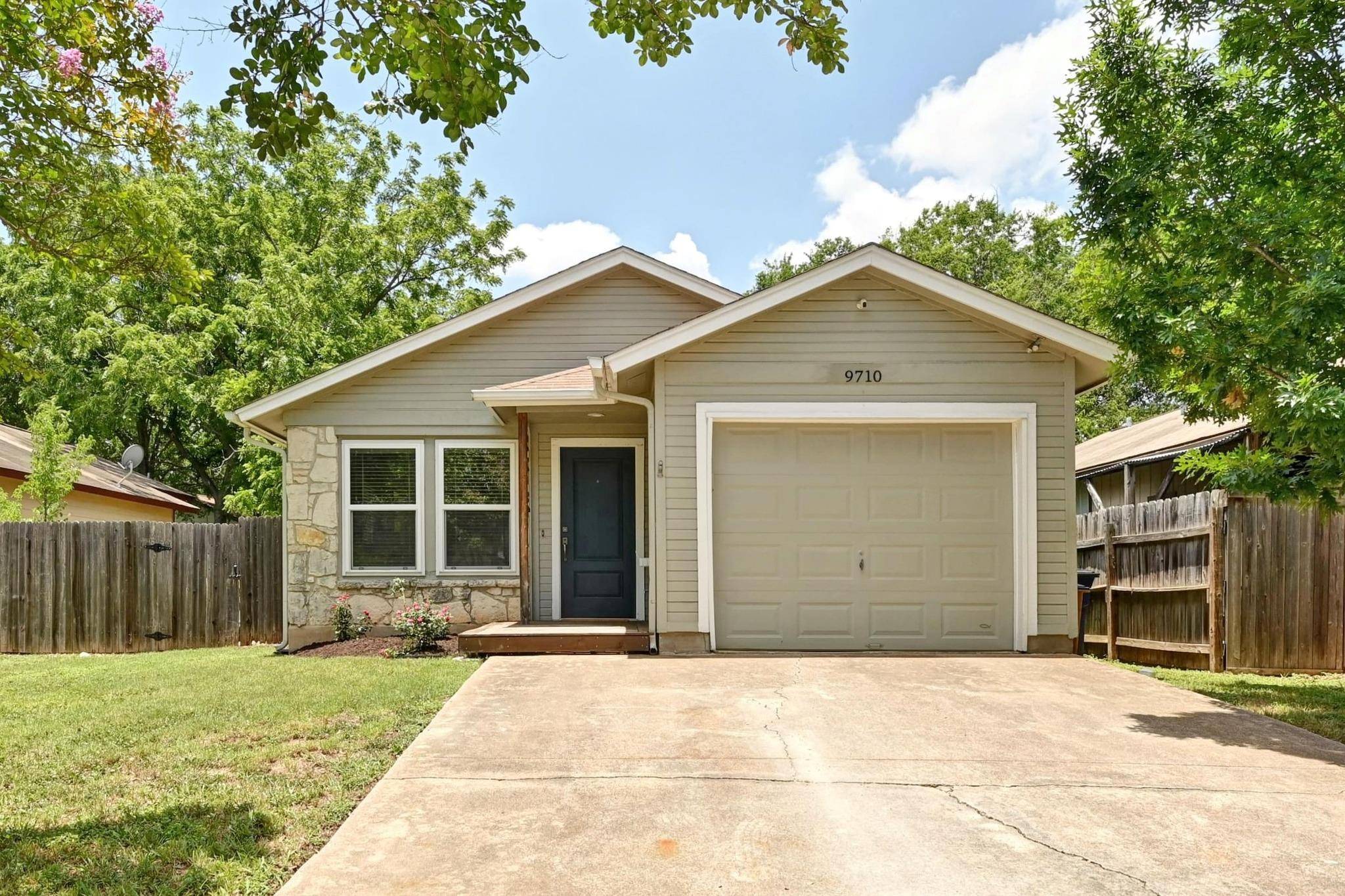 9710 Curlew DR, Austin, TX 78748