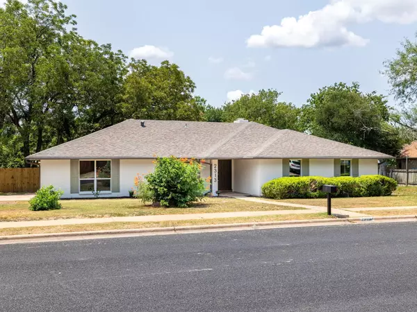 2313 Monarch DR, Austin, TX 78748
