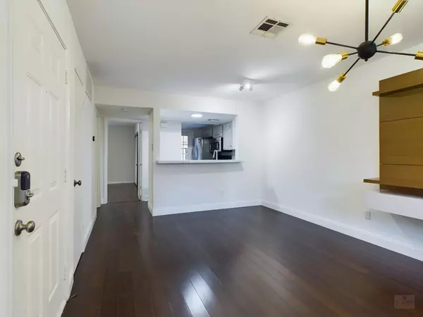 Austin, TX 78757,2104 CULLEN Ave #117